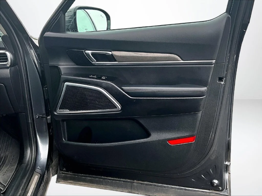 Used 2020 Gray Kia SX image 24