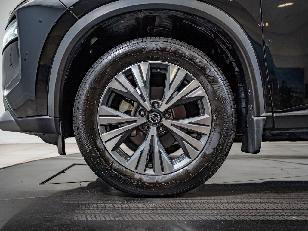 Used 2021 Super Black Nissan SV image 10