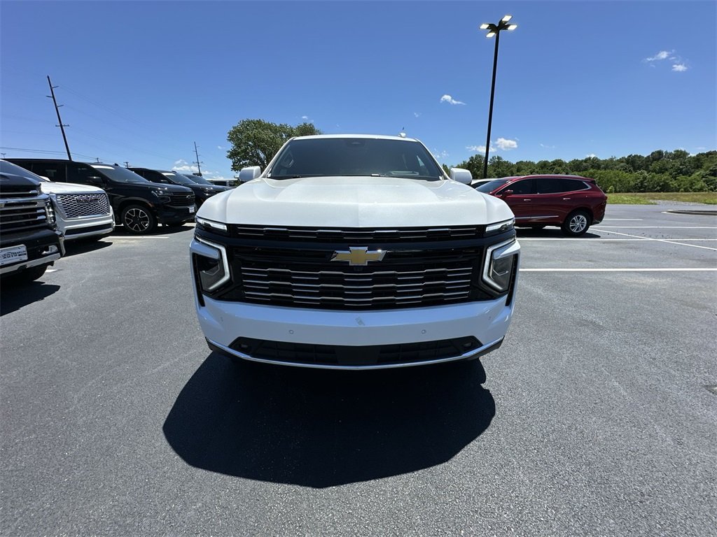 2025 Chevrolet Suburban High Country photo 2