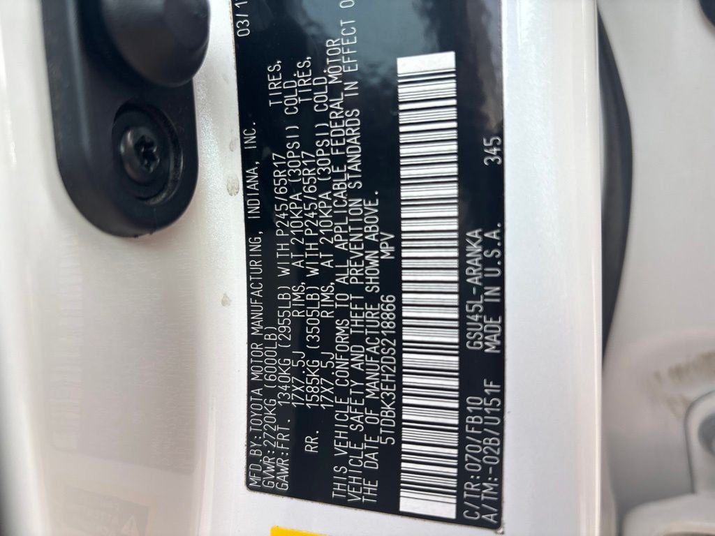 Used 2013 White Toyota Base image 10