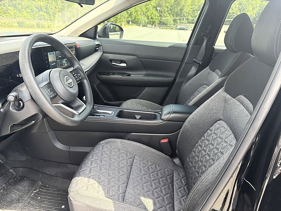 Certified Used 2025 Super Black Nissan SV image 7