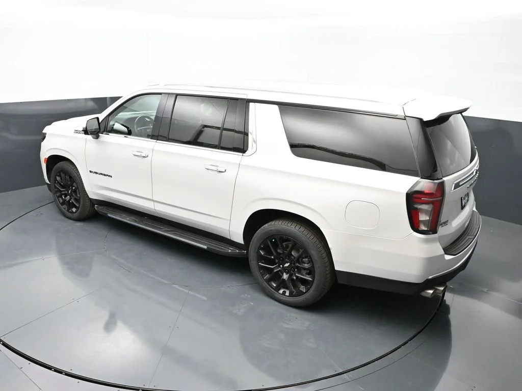 Used 2022 Beige Chevrolet High Country image 37