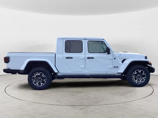 New 2026 Bright White Clearcoat Jeep SAHARA 4X4 image 6