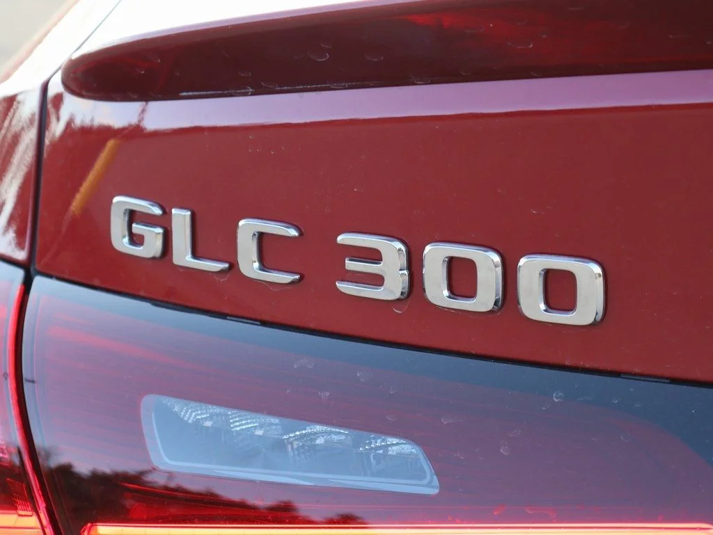 New 2026 MANUFAKTUR Patagonia Red Metallic Mercedes-Benz GLC 300 Coupe image 8
