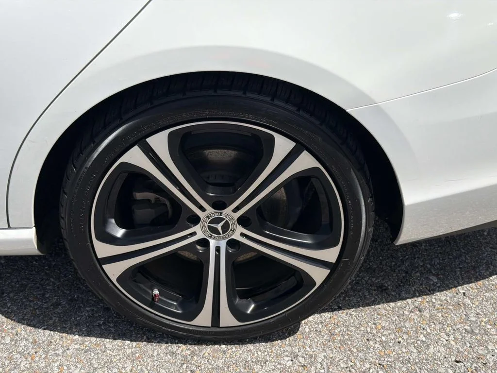 Used 2022 White Mercedes-Benz C 300 image 4
