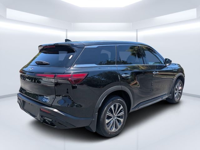 Used 2023 Black INFINITI PURE image 3