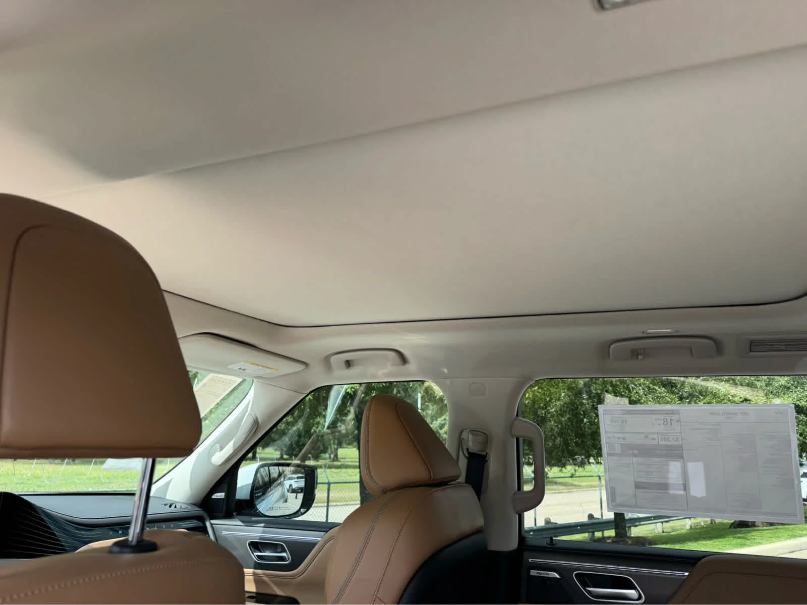 New 2027 RADIANT WHITE INFINITI Luxe 2WD image 19