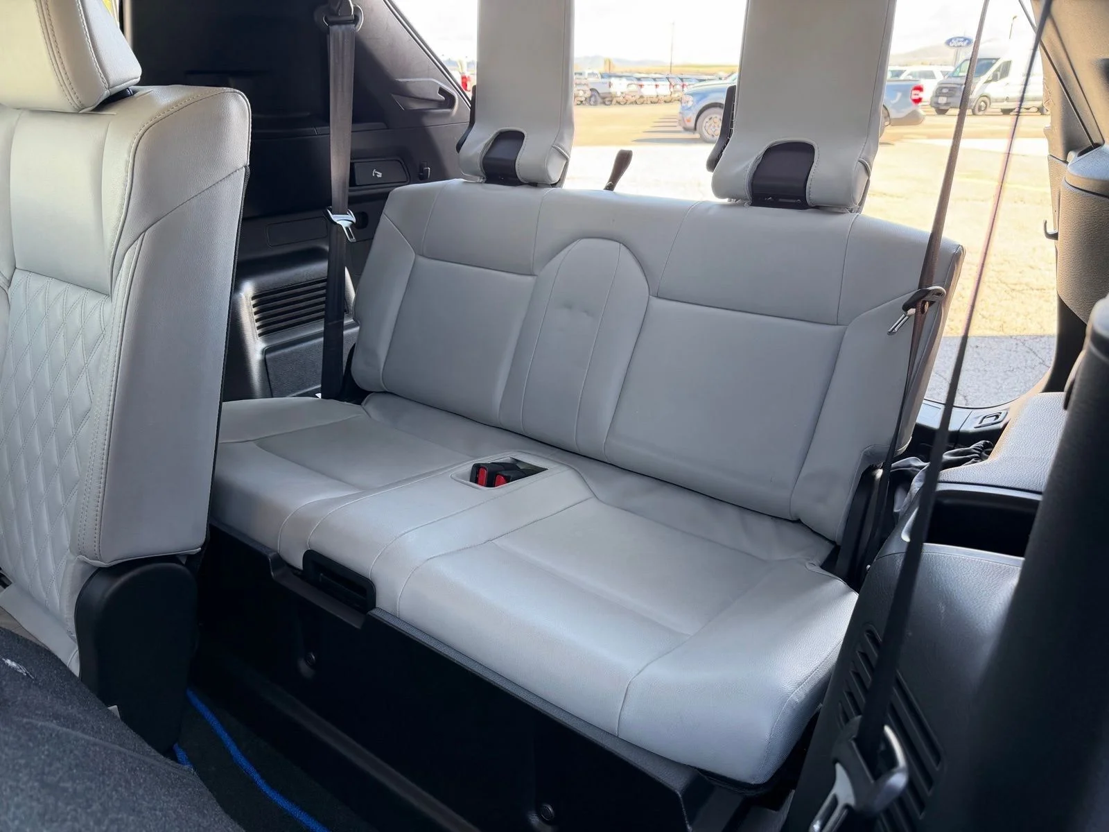 Used 2024 Silver Mitsubishi SEL image 26