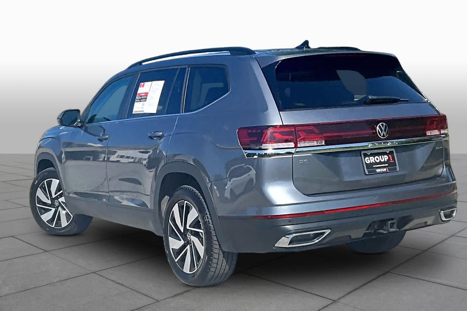 Used 2025 Platinum Gray Metallic Volkswagen 2.0T SE w/Technology image 12