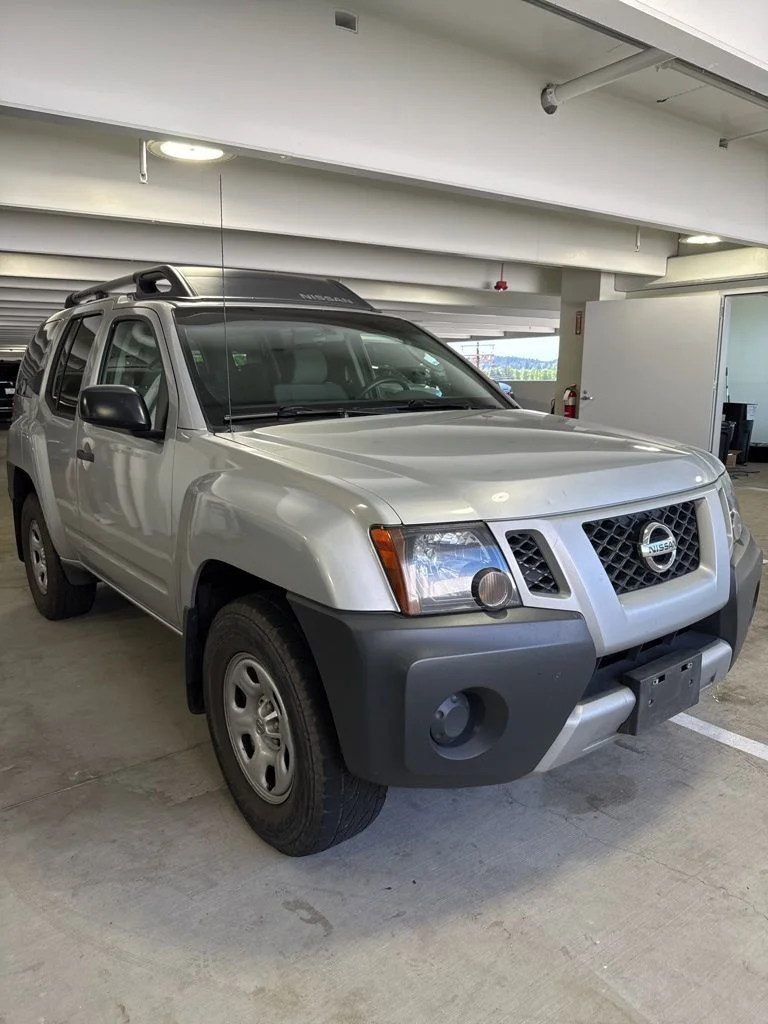 Used 2009 Silver Lightning Metallic Nissan X image 3