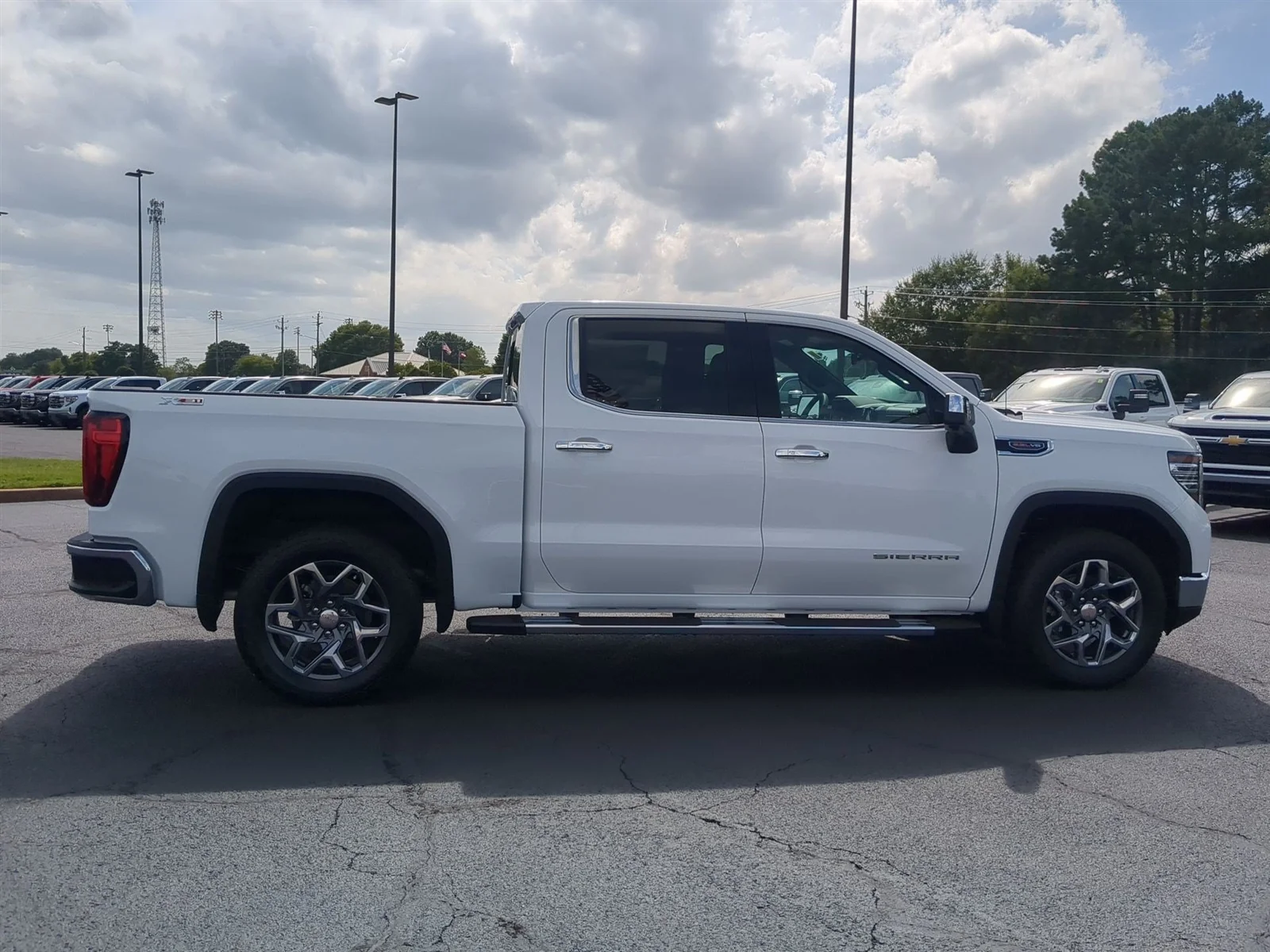 New 2026 Summit White GMC SLT image 33