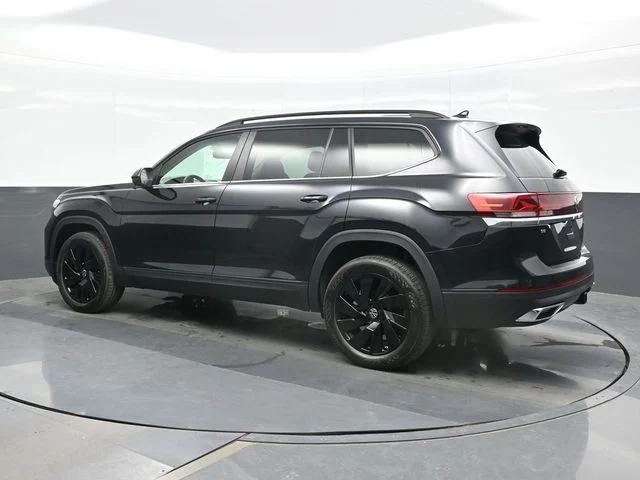New 2026 Black Volkswagen 2.0T SE w/Technology image 3