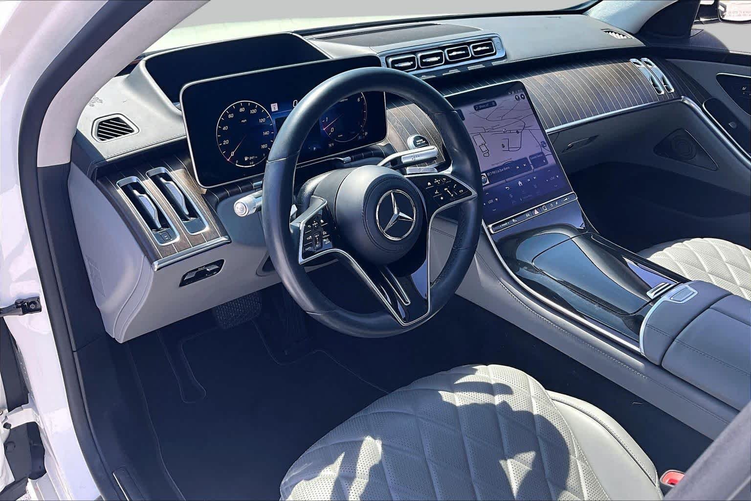 Used 2022 MANUFAKTUR Diamond White Mercedes-Benz S 500 image 18