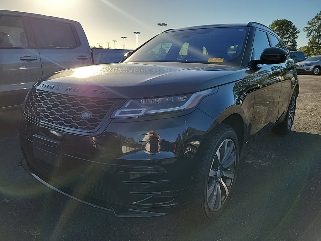 Used 2018  Land Rover SE R-Dynamic image 2