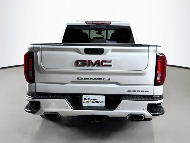 Used 2022 WHITE FROST TRICOAT GMC Denali image 13