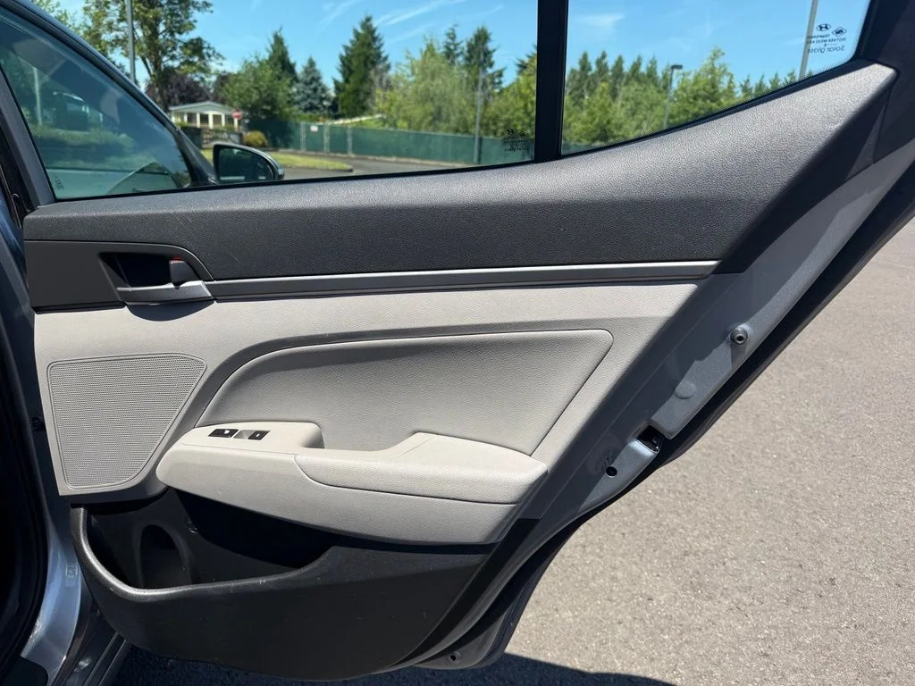 Used 2017 Shale Gray Metallic Hyundai Limited image 23