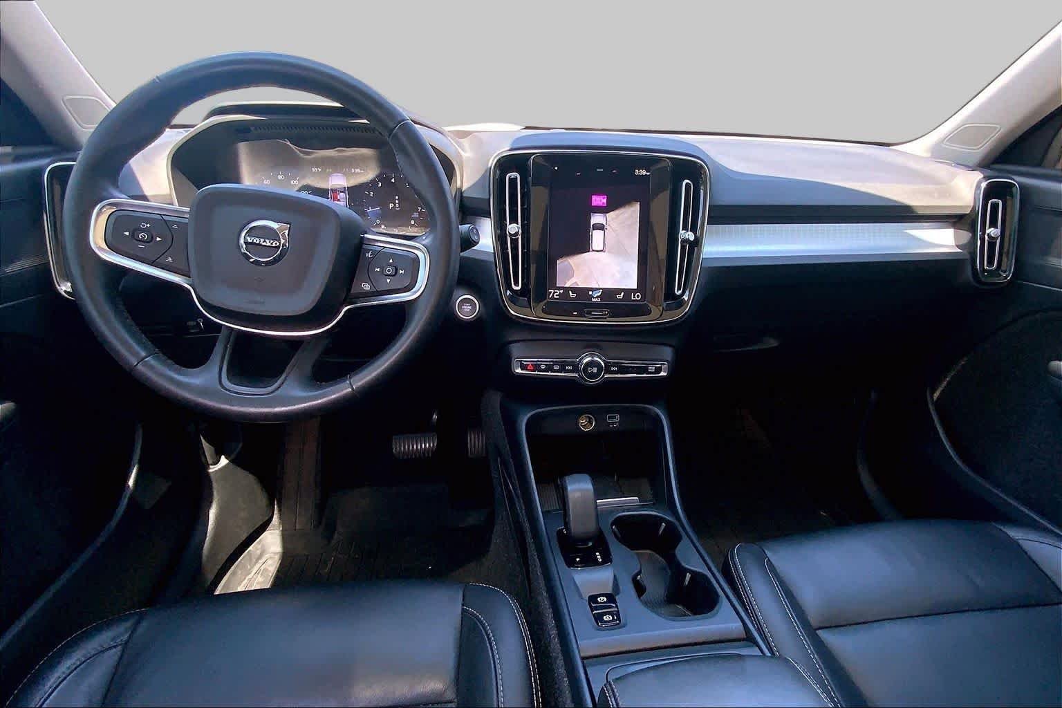Used 2022 Crystal White Metallic Volvo Momentum image 15