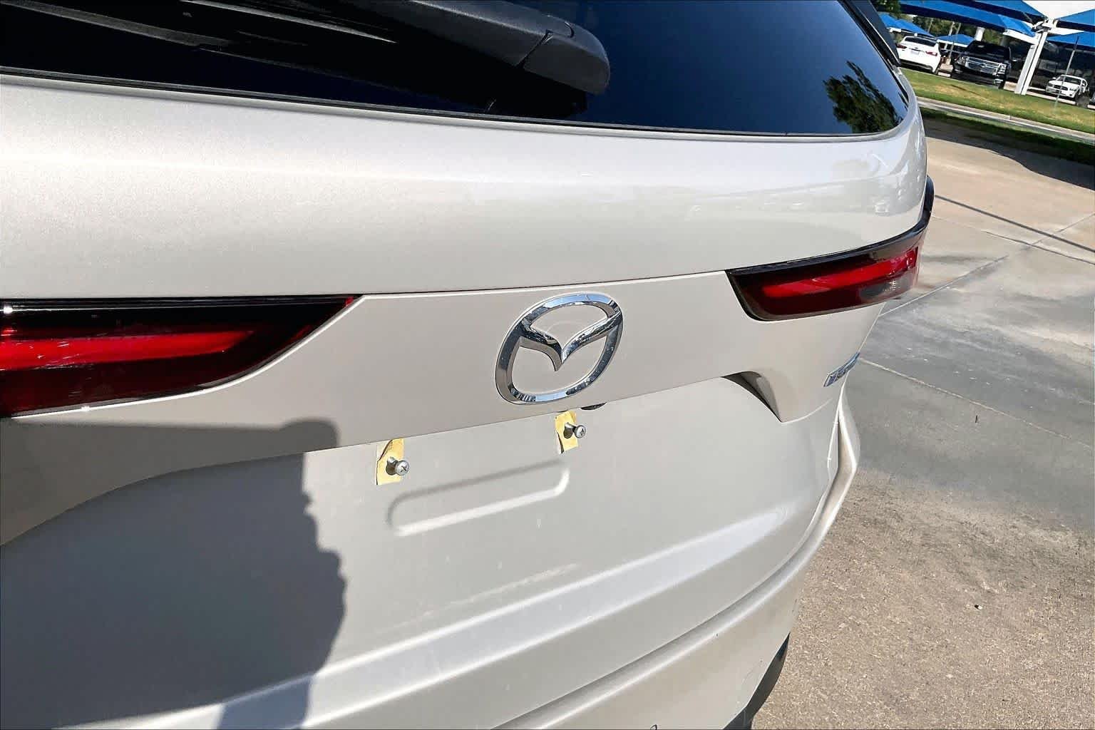 Used 2025 Platinum Quartz Mazda Preferred Package image 30
