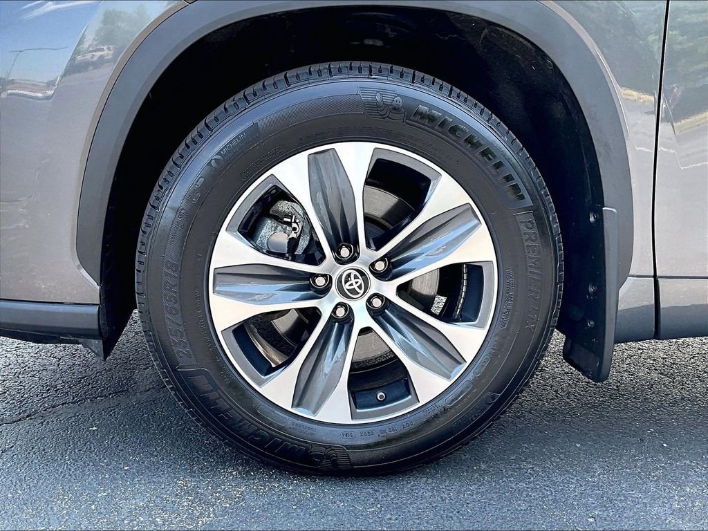 Used 2024 Gray Toyota XLE image 7
