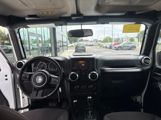 Used 2017 White Jeep Unlimited Sahara image 15