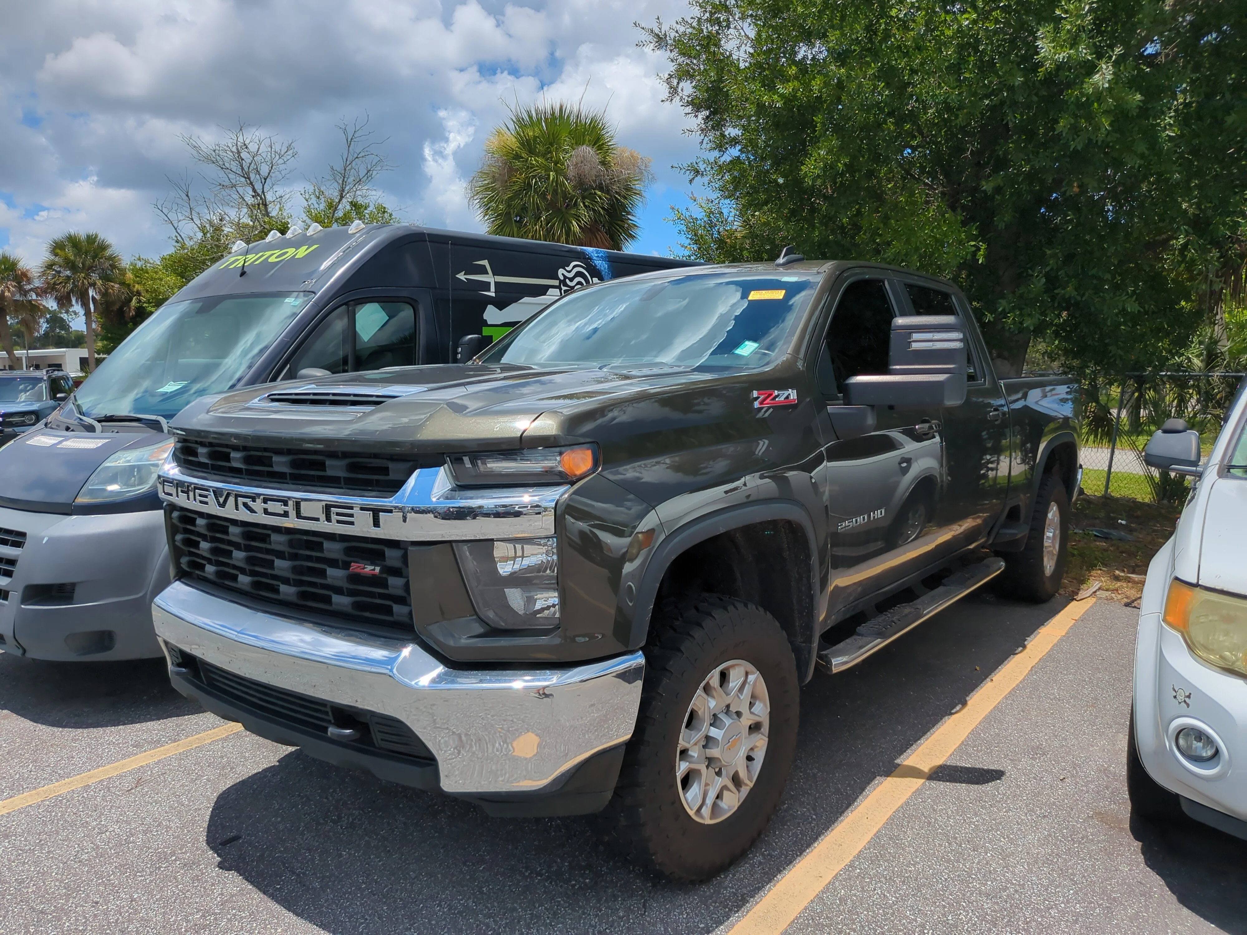 Used 2023 Greenstone Metallic Chevrolet LT image 3
