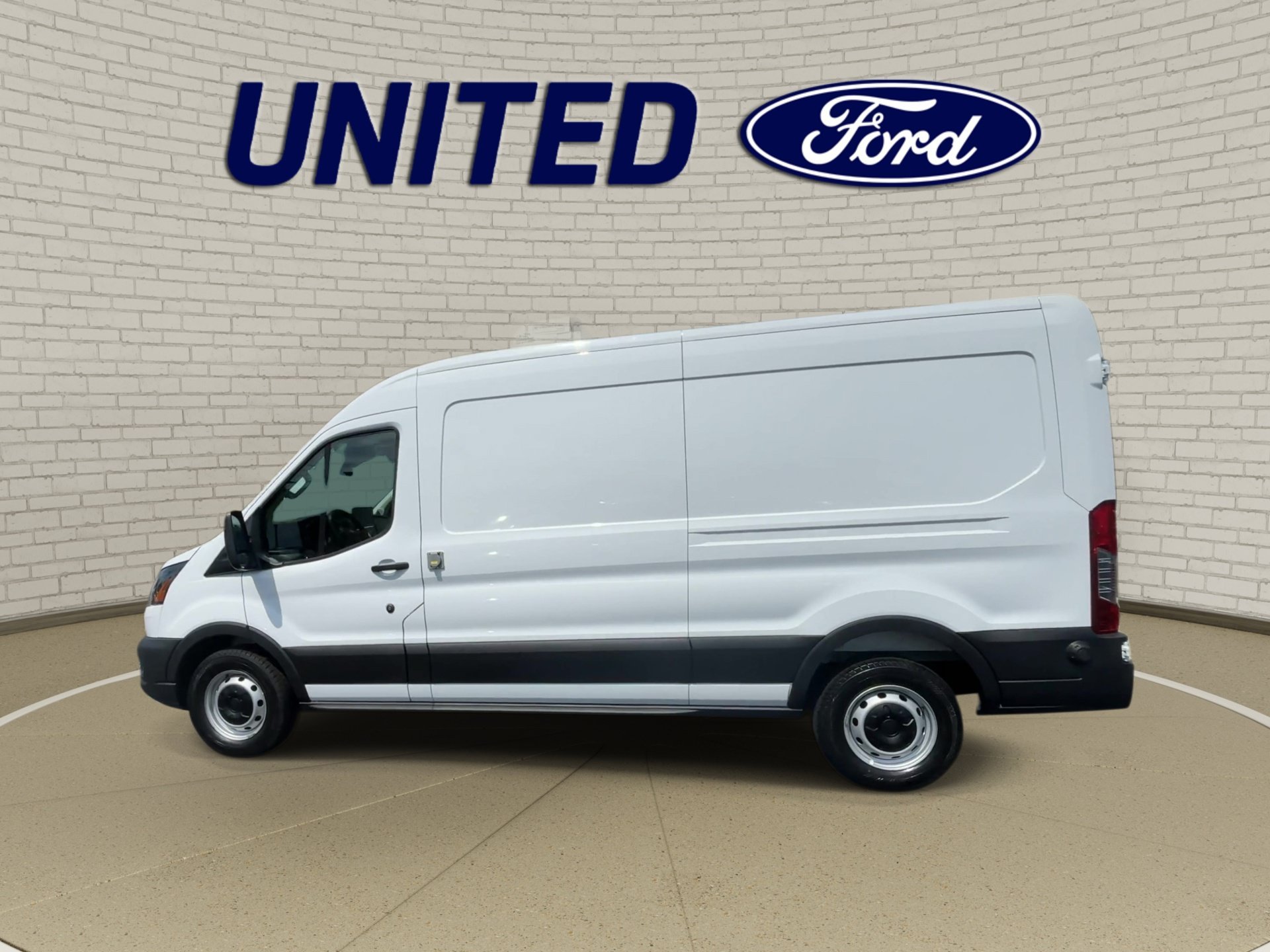New 2026 Oxford White Ford Cargo Van image 5