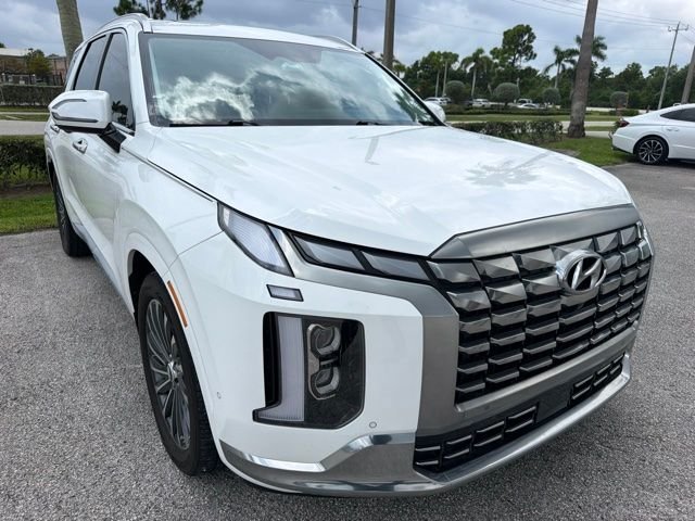 Used 2025 White Hyundai Calligraphy image 2