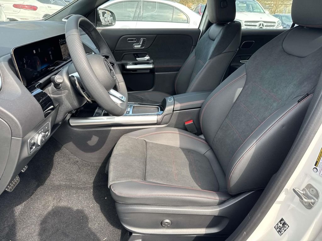 2025 Mercedes-Benz GLA GLA35 AMG - Photo 9