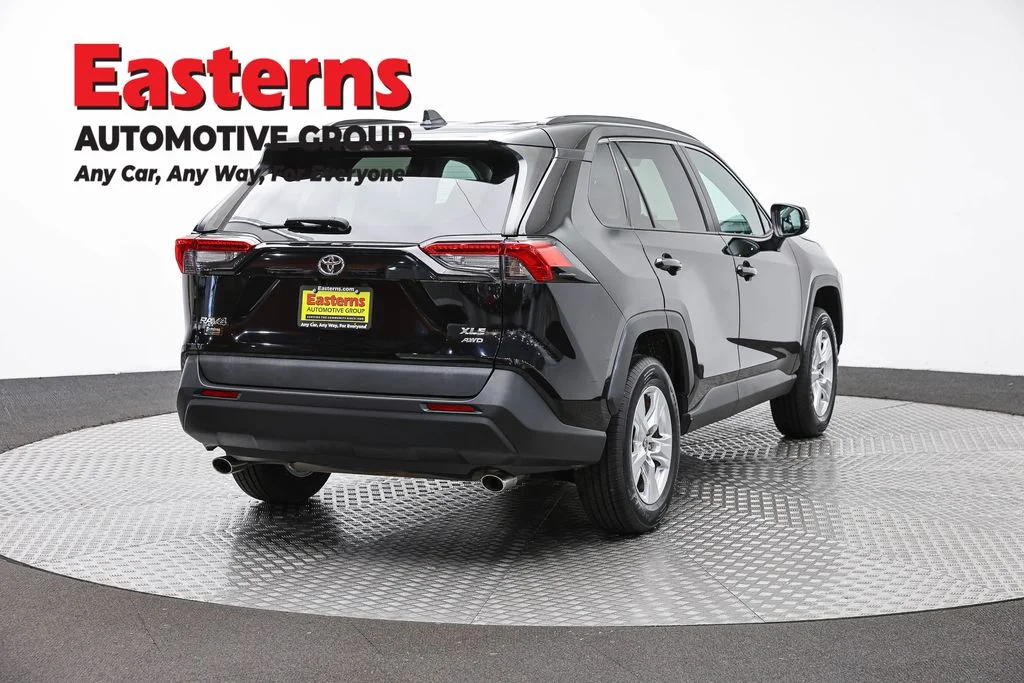 Used 2021 Black Toyota XLE image 5