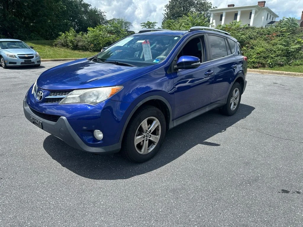 Used 2015 Blue Toyota XLE image 3