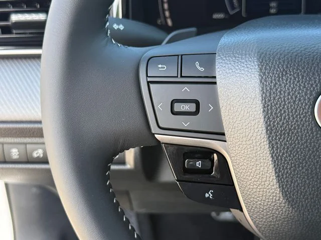 Used 2026 Ice Toyota SE image 18