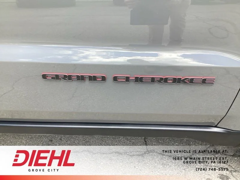 Used 2019 Gray Jeep Trailhawk image 10