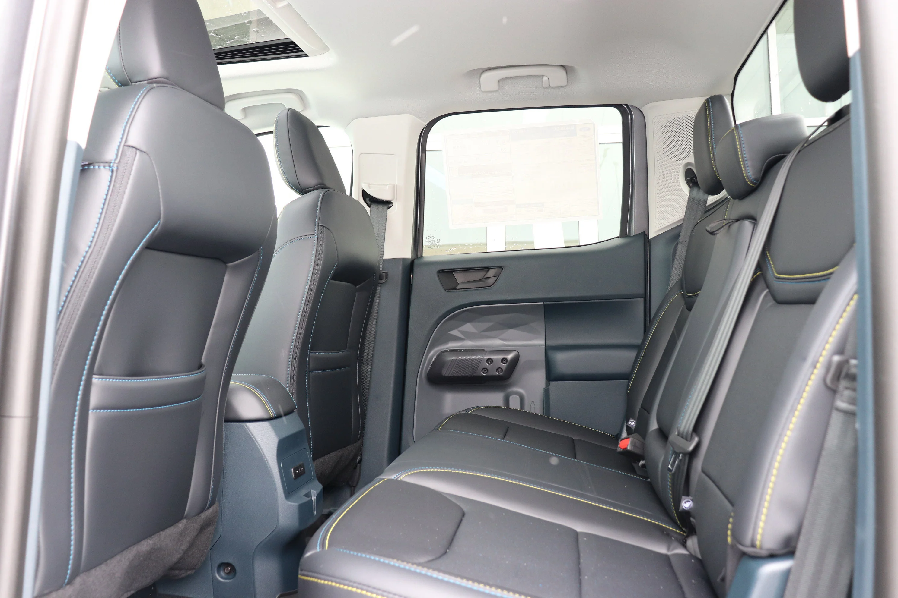 New 2026 CARBONIZED GREY METALLIC Ford Lobo Standard image 7