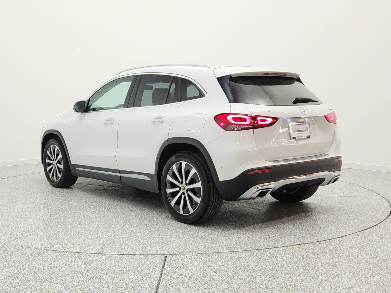 Used 2021 Digital White Metallic Mercedes-Benz GLA 250 4MATIC® SUV image 7