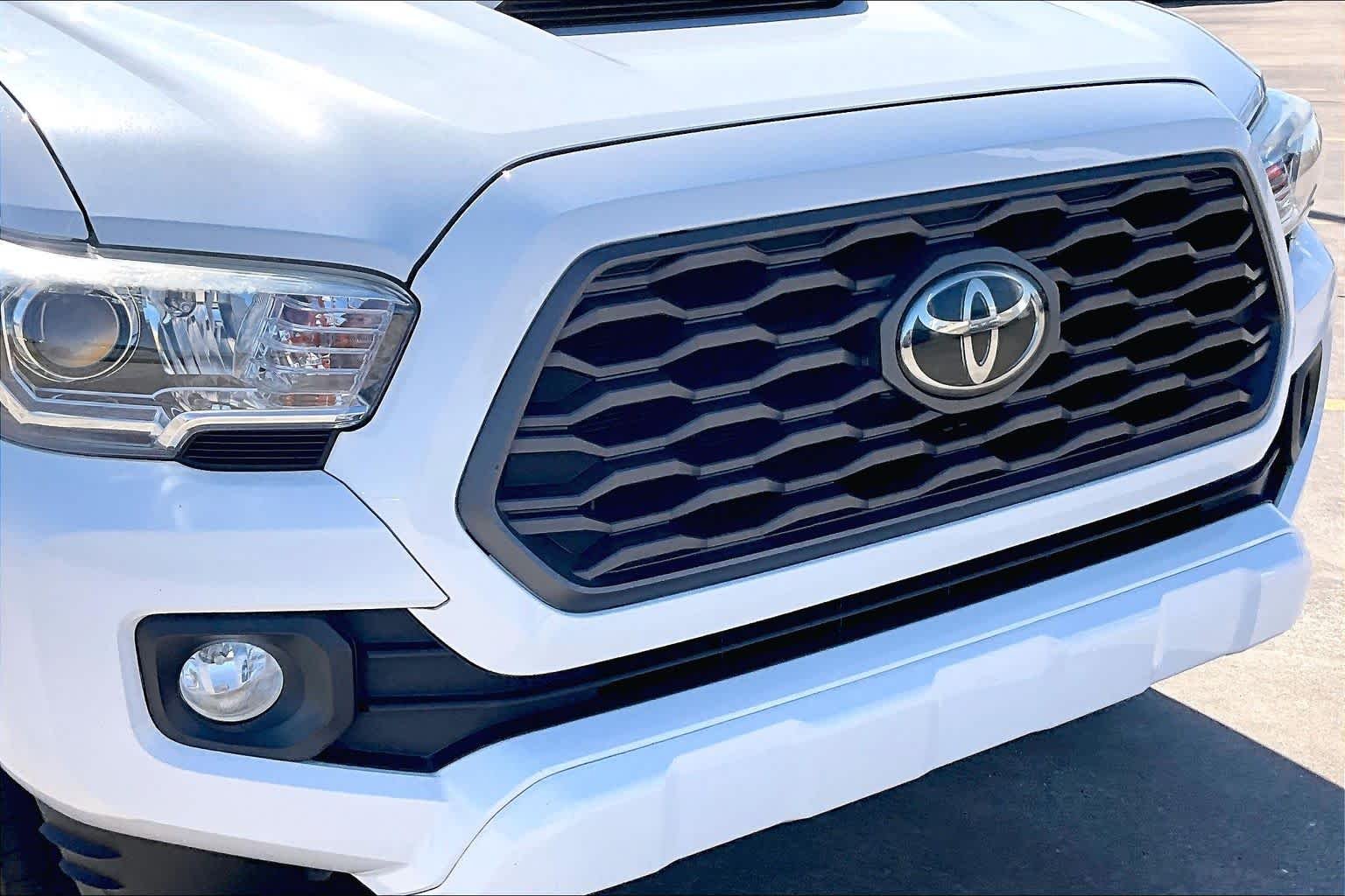 Used 2020 Super White Toyota TRD Sport image 43