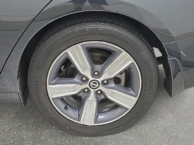 Used 2019 Blue Nissan 2.5 SV image 33