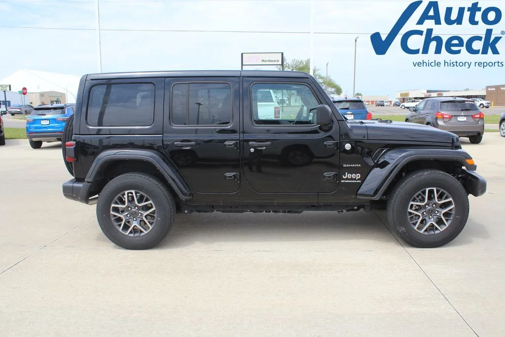 Used 2024 Black Jeep Sahara image 5