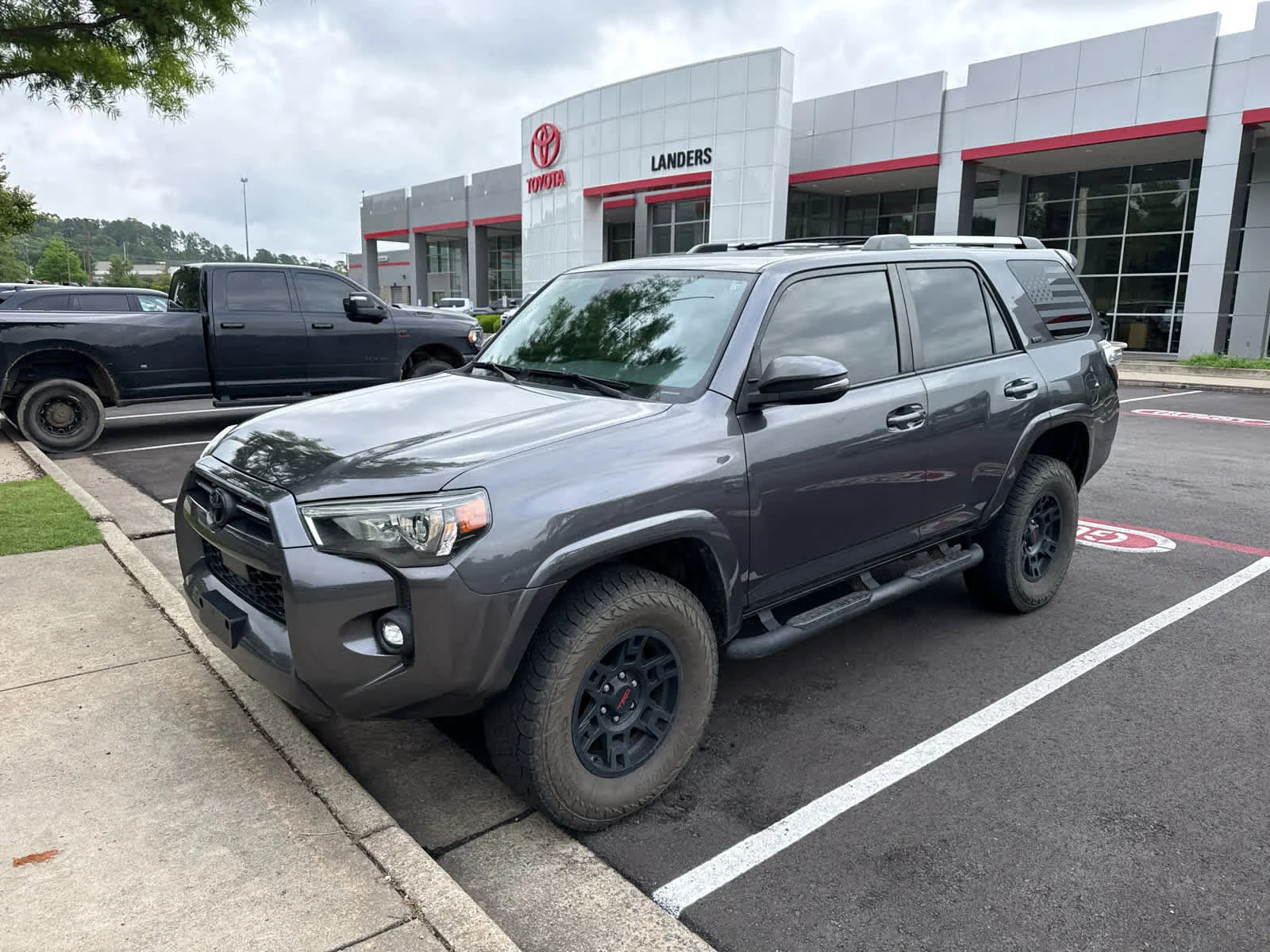Used 2021 Magnetic Gray Metallic Toyota SR5 Premium image 7