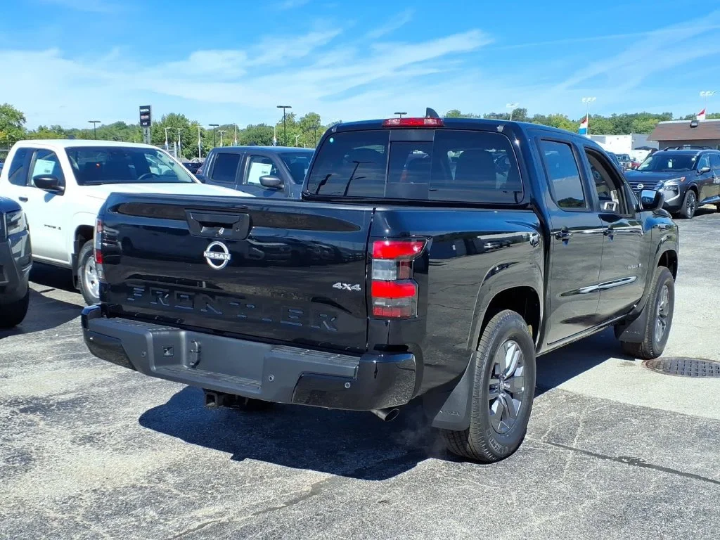 New 2027 Super Black Nissan Crew Cab SV image 3