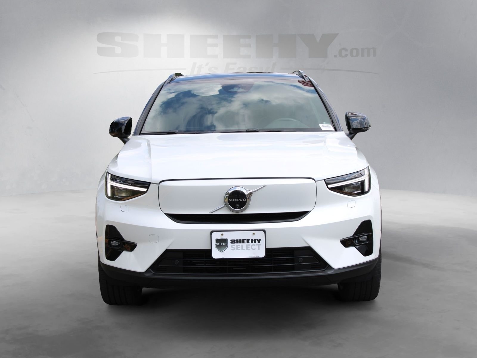Used 2023 White Volvo Ultimate image 16