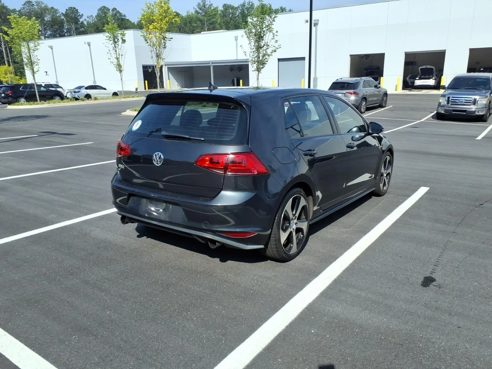 Used 2015 Carbon Steel Gray Metallic Volkswagen SE image 6