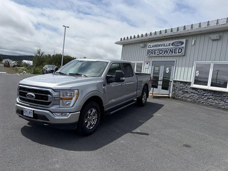 Used 2021 Silver Ford XLT image 2