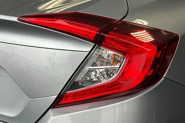 Certified Used 2020 Lunar Silver Metallic Honda LX image 7