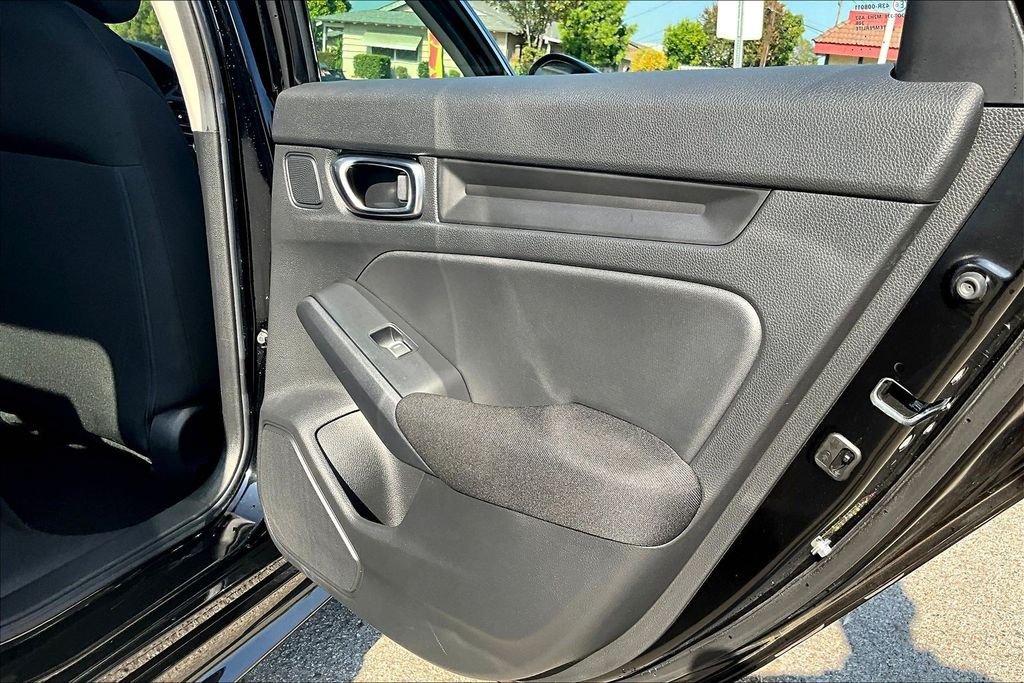 Used 2025  Honda LX image 24