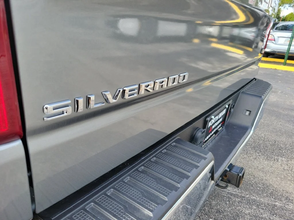 Used 2025 Gray Chevrolet LT image 9
