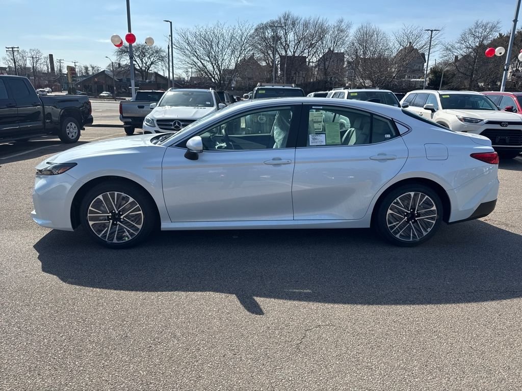 View vehicle photo 4