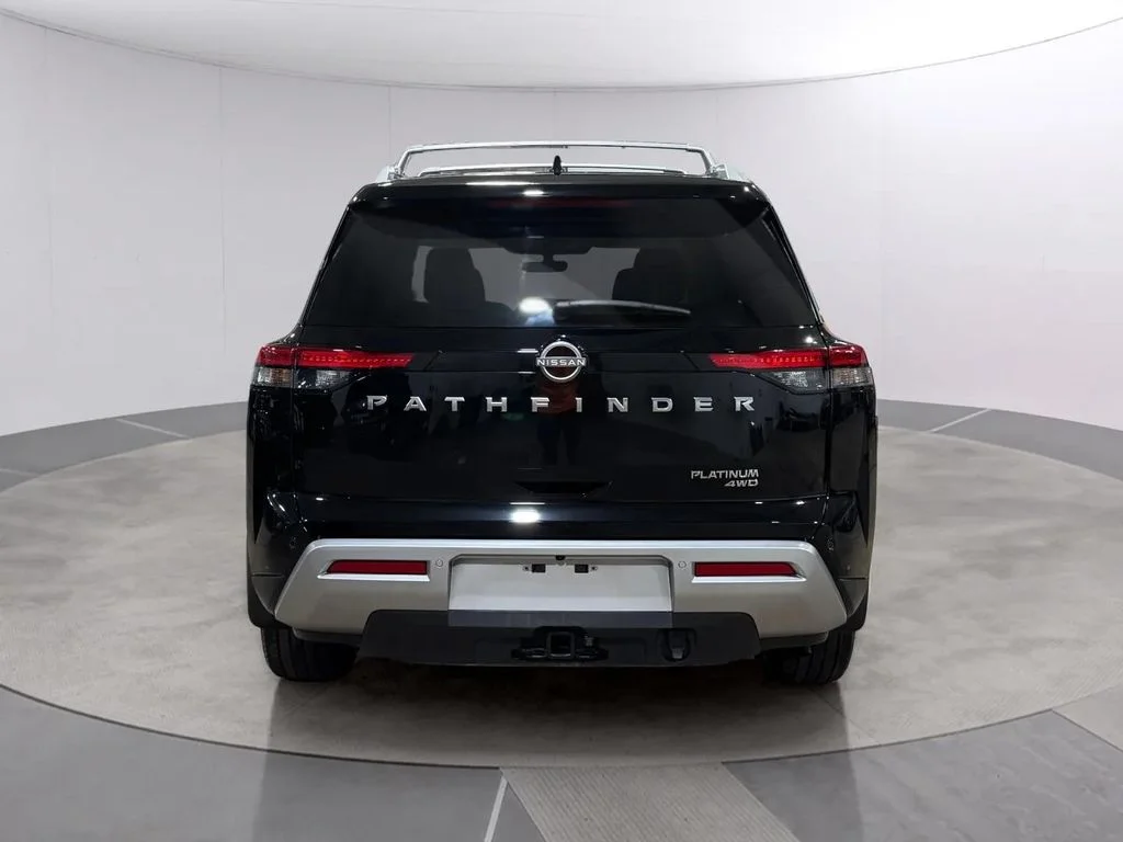 Used 2025 Black Nissan Platinum image 4