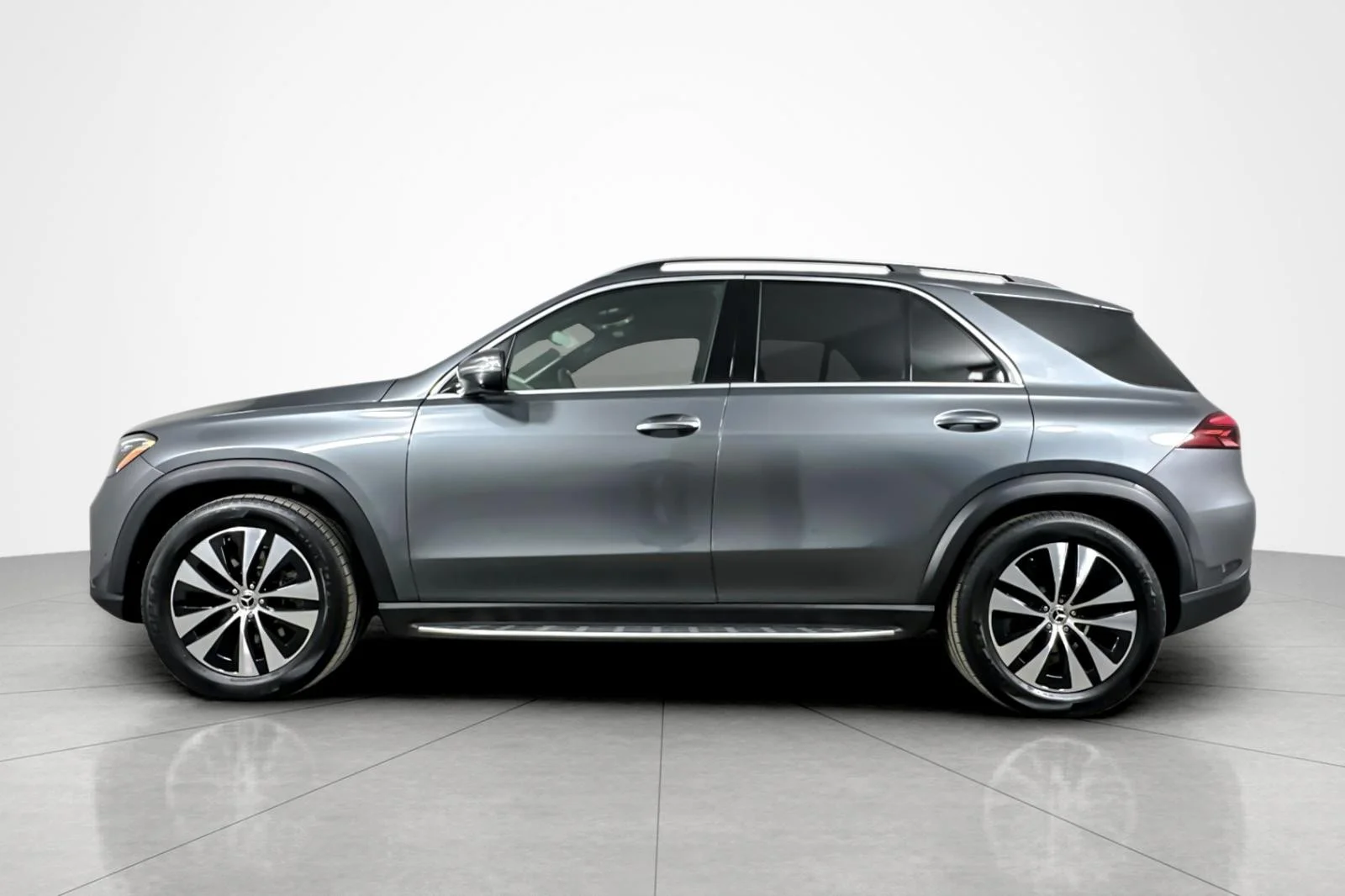 Used 2024 SELENITE GRAY Mercedes-Benz GLE 350 4MATIC® SUV image 2