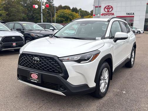 Used 2023 Beige Toyota LE image 3