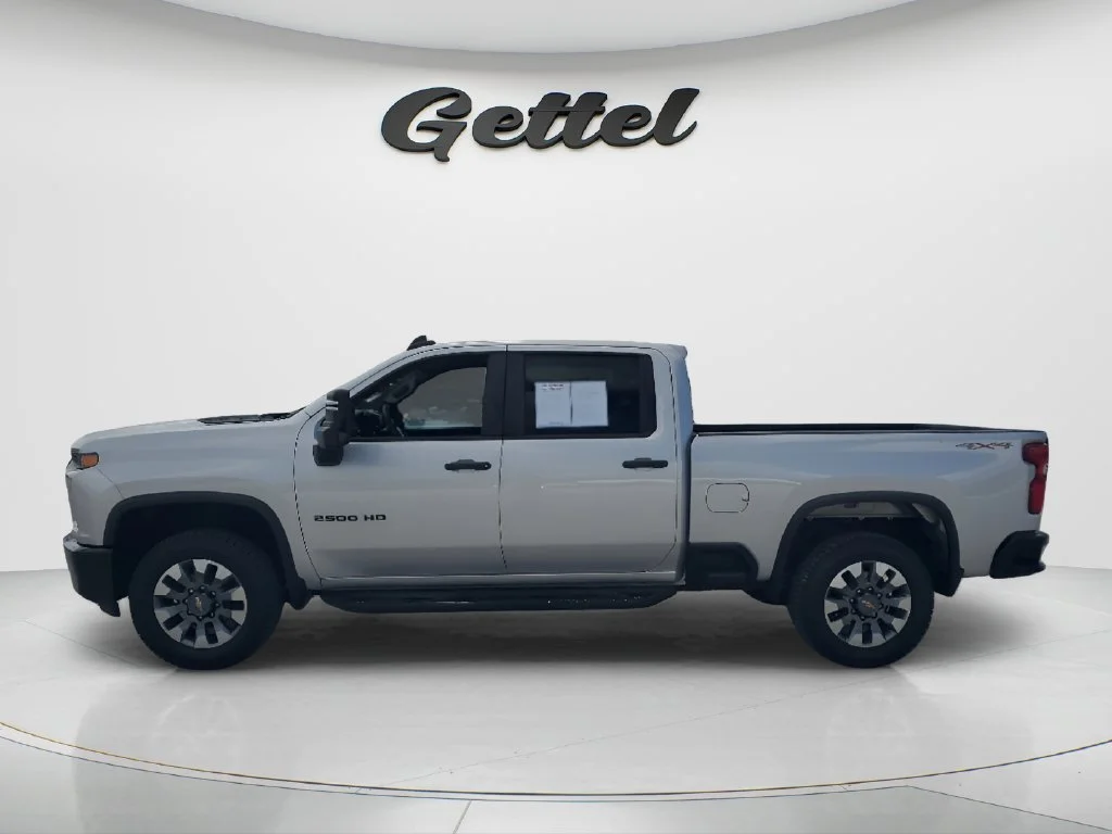 Used 2021 SILVER ICE METALLIC Chevrolet Custom image 8